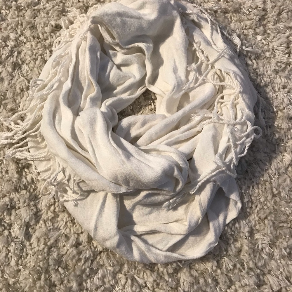Scarf (white) - Picture 2 of 2